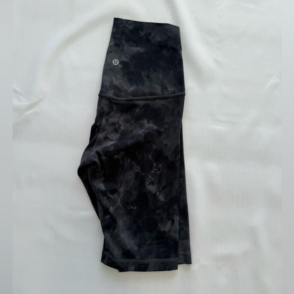Lululemon Align High-Rise Bike Shorts Size 6 Tie-Dye / Marble Wash